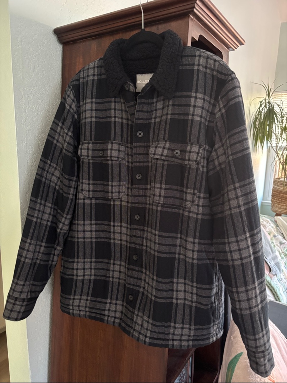 Hollister Black & Gray Plaid Sherpa Collar Jacket